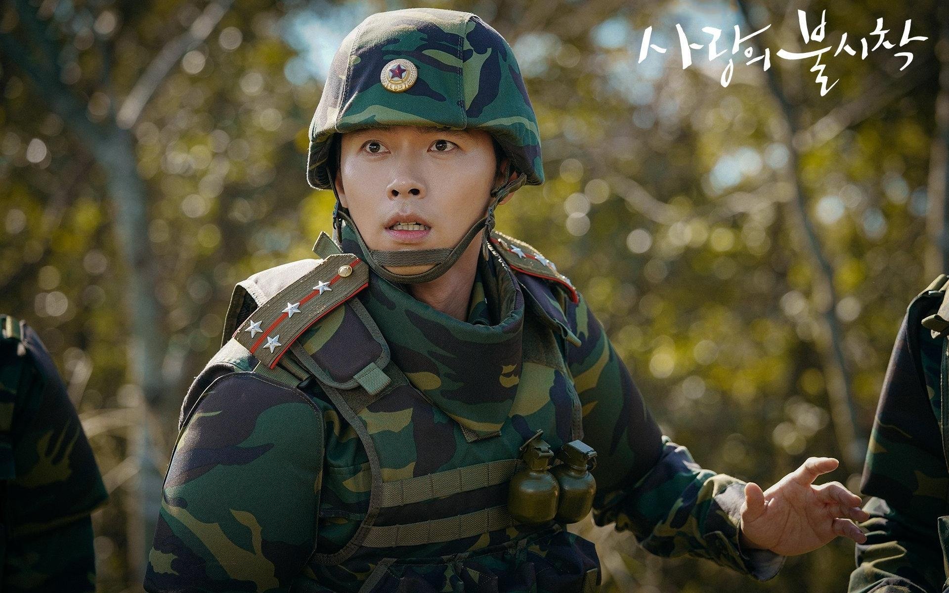 足球历史巡礼:从草地到现代化场馆的变迁,足球场的草地是真的还是假的